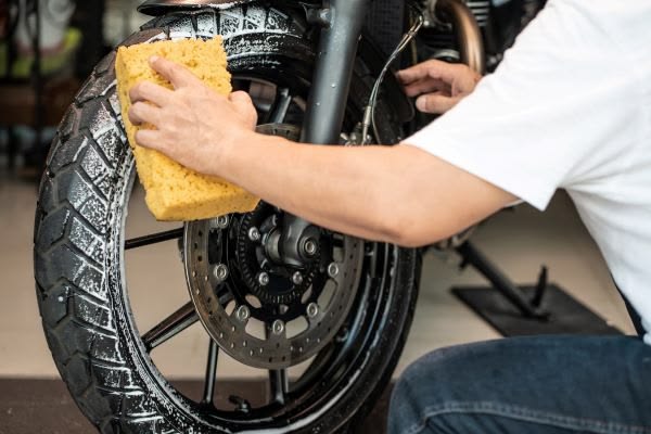 Spoke Scrubbing